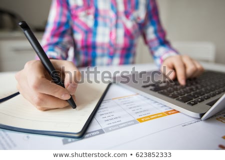 Zdjęcia stock: Crop Woman Writing On Note Making Plan