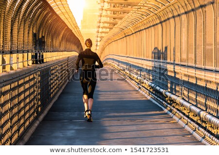 Foto d'archivio: Runner Fit Active Lifestyle Woman Jogging On Sydney Harbour By The Opera House Famous Tourist Attrac