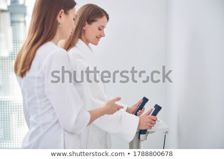 [[stock_photo]]: Ortrait · d'un · patient · surveillé