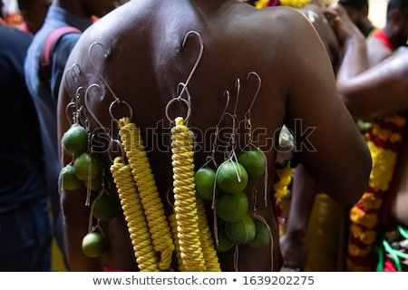 Foto stock: Indian Devotee Piercing