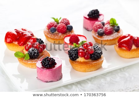 Foto stock: Assorted Fruit Tartlet