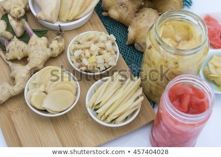 Foto stock: Thinly Sliced Ginger Root