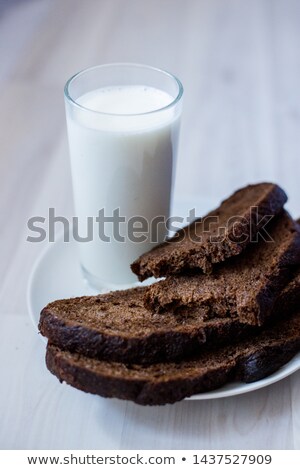 Foto d'archivio: Ochi · pezzi · di · pane · di · segale