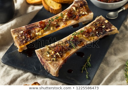 Foto d'archivio: Roasted Bones Marrow