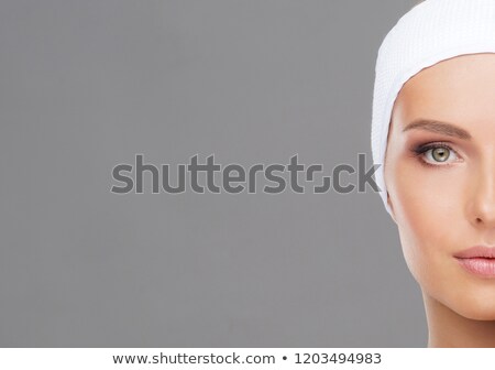 Foto d'archivio: Closeup Portrait Of Beautyful Woman With Clean Fresh Skin