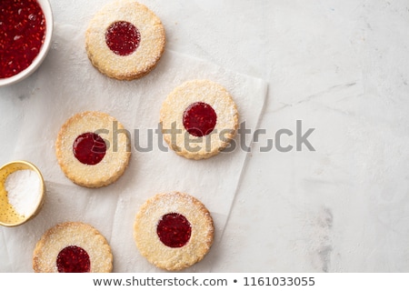 Foto stock: Jam Filled Cookie