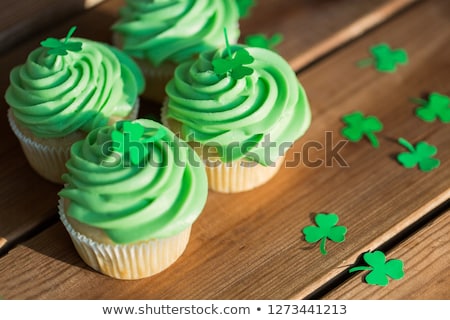 Stockfoto: Green Cupcakes And St Patricks Day Party Props