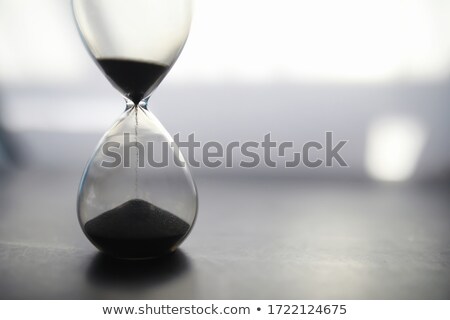 Zdjęcia stock: Hourglass And Word Deadline