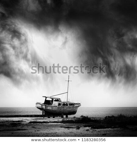 Foto stock: Boat Wreck On The Beach