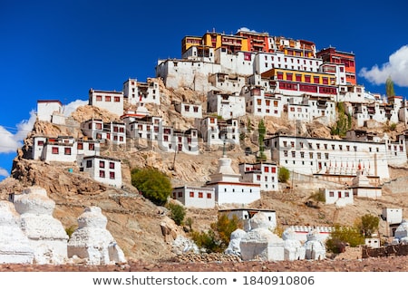 Foto stock: Likir Gompa Tibetan Buddhist Monastery In Himalayas