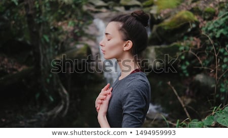 Foto stock: Ujer · respirando · en · la · naturaleza