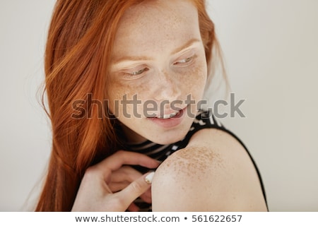 Foto stock: Young Fashion Woman Looks At Her Shoulder