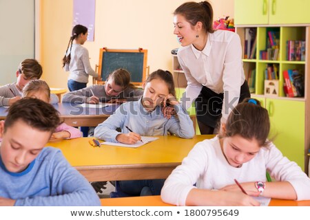 Stockfoto: Chooljongen · Zitten · In · Primaire · Klasse