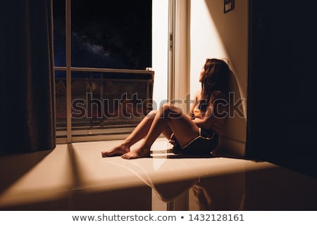 [[stock_photo]]: Ille · triste