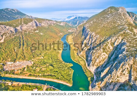 Cetina River Canyon Near Omis Aerial View Foto stock © xbrchx