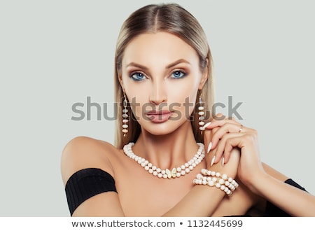 Stockfoto: Blonde Woman With Pearls