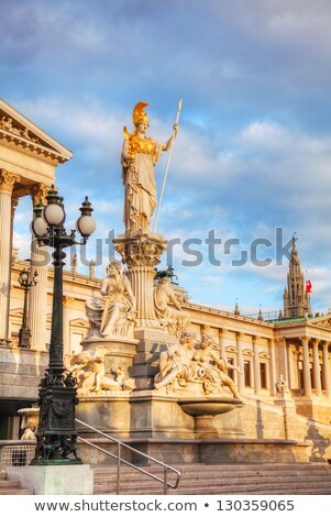 Foto stock: Sculptures In Front Of The Austrian Parliament Building Hohes H