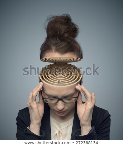 Foto d'archivio: Female Head With A Labyrinth