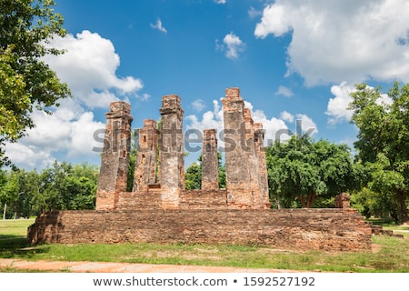 Stockfoto: Statue Of A Deity In The Historical Park Of Sukhothai