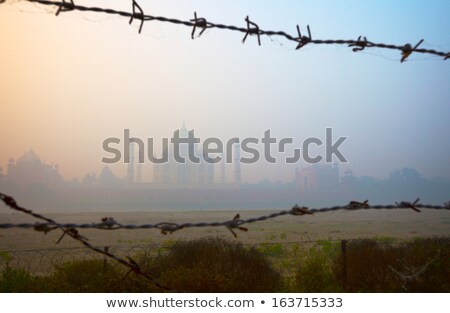 Taj Mahal From The Riverside Trough Barbed Wire Stockfoto © pzAxe