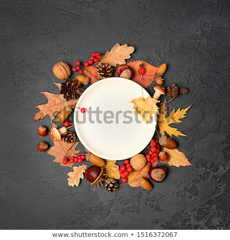 Foto stock: Autumn Table Setting With Leaves