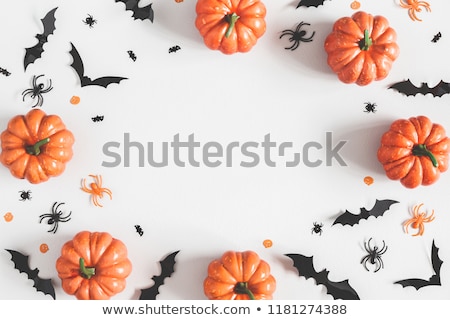 Foto d'archivio: Pumpkins With Bats Or Halloween Party Decorations