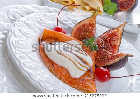 Stock photo: Flambiertes Pfannkuchen Mit Feigen Und Kirschen