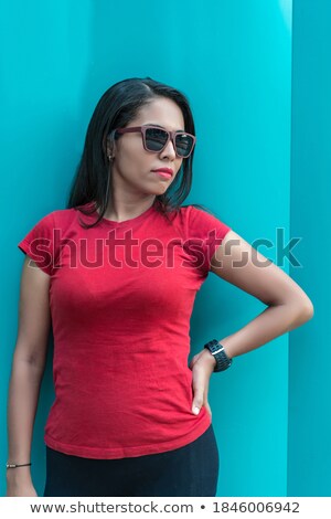 [[stock_photo]]: Rune · indépendante · en · lunettes · de · soleil