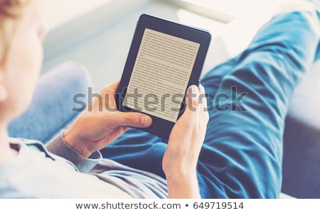 Foto d'archivio: Reading E Book