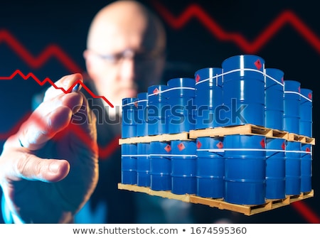 Foto stock: Drawing Falling Oil Chart