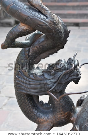 Foto d'archivio: Bronze Sculpture Dragon Closeup