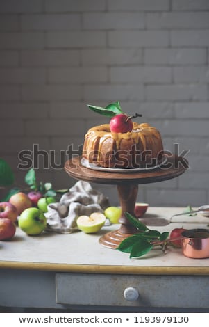 Stockfoto: Cardamom Spiced Whole Wheat Apple Cake And Honey Caramel