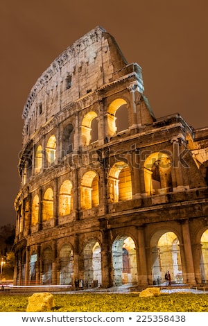 Foto stock: The Iconic The Legendary Coliseum Of Rome Italy