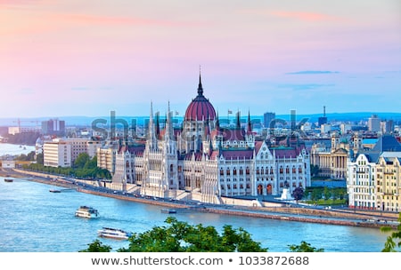 Foto stock: Hungarian Parliament Building In Budapest