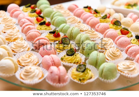 Foto stock: Acarrones · franceses · en · bandeja · para · tartas