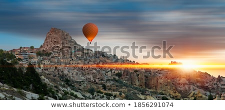 Zdjęcia stock: Happy Couple With Balloons Over Sunset Sky