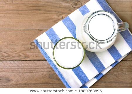 Zdjęcia stock: Glass Of Fresh Cows Milk On Blue Tablecloth
