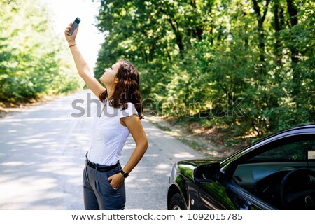 Foto stock: Searching For Gsm Signal In The Forest