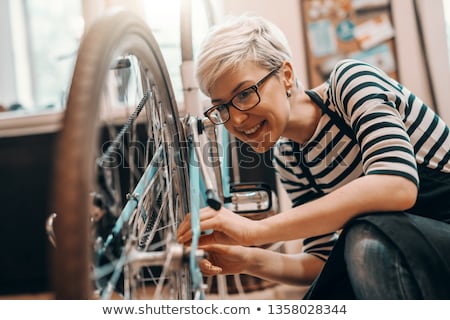 Zdjęcia stock: Hand Using A Bike Brake