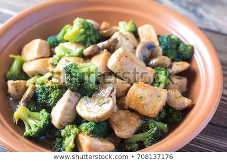 Foto d'archivio: Broccoli With Mushroom And Chicken