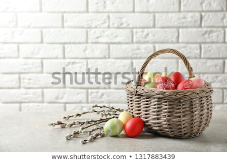 Foto d'archivio: Pussy Willow Branches Decorated By Easter Eggs