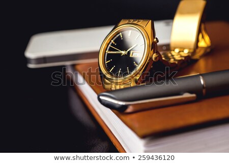 Foto stock: Watch Pen And Dollars