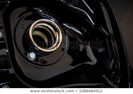 Foto d'archivio: Washer Tank Cap In Car