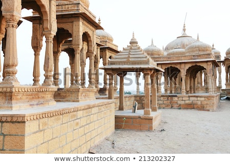 Stockfoto: Old Indian Sculpture In Cenotaph Bada Bagh