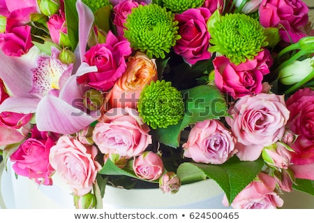 商業照片: Floral Pattern With Pink Tulips Flowers And Leaves On Pink Back