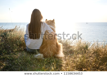 Foto stock: Dark Haired Woman With A Lovely Smile