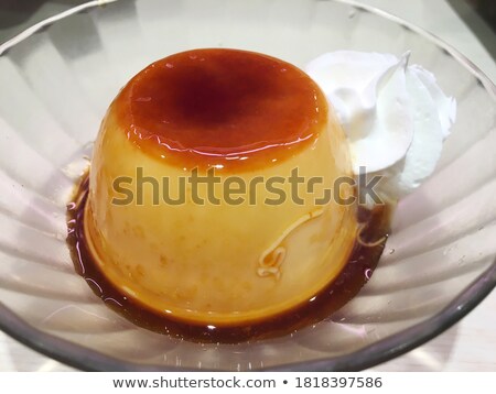 Zdjęcia stock: Bowl Of Whipped Egg Custard Cream And Caramel