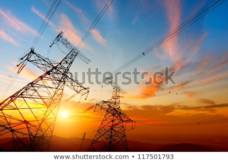 Zdjęcia stock: Ieża · przesyłu · energii · elektrycznej · z · niebieskim · niebem