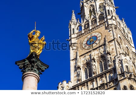 Stok fotoğraf: The Mariensaule A Marian Column And Munich City Hall On The Mar