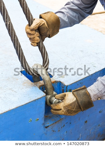 ストックフォト: Fitting Bolt Anchor Shackle With Wire Rope Sling